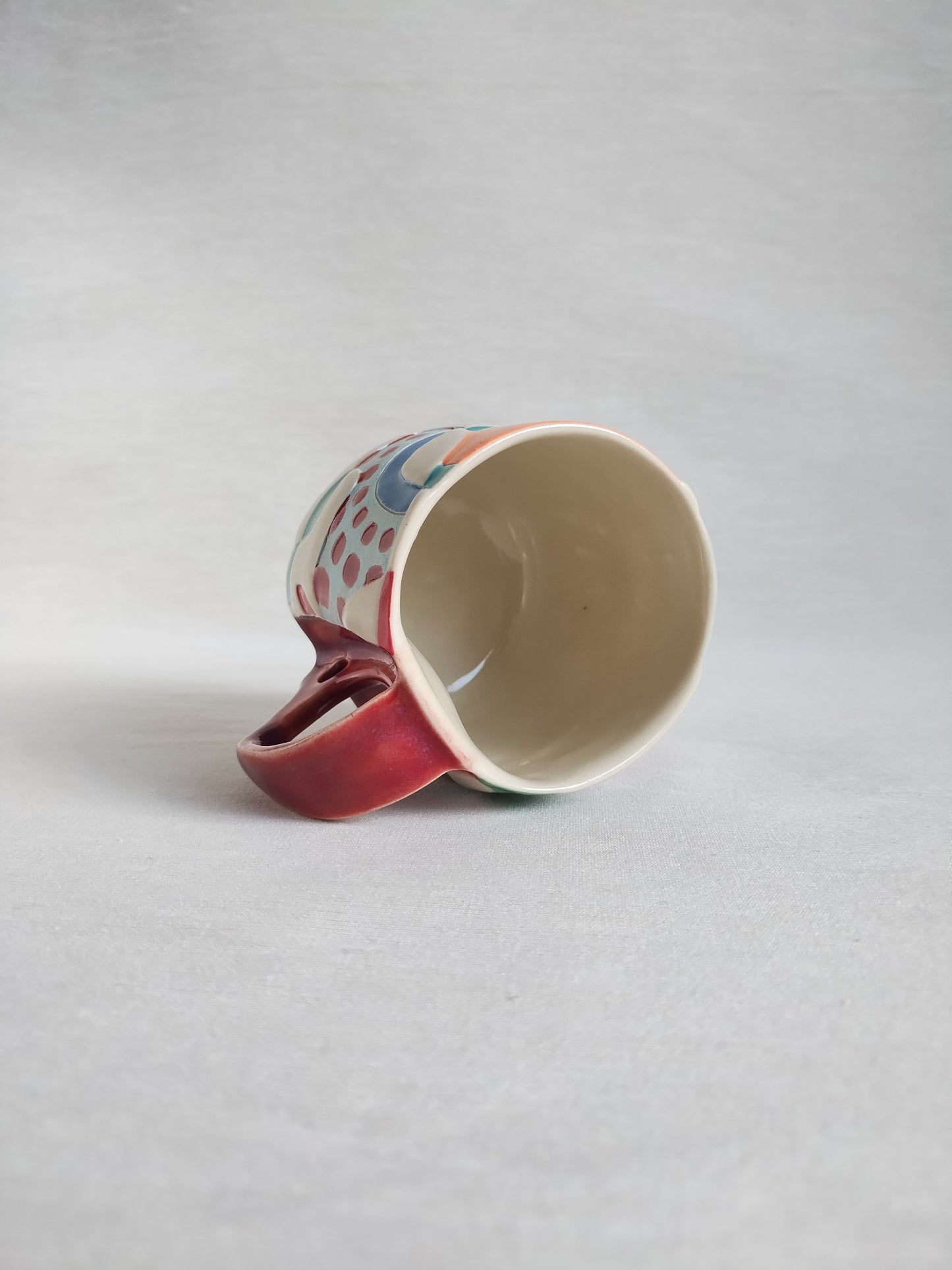 "5D chess and signals in blood" mug, 10 oz