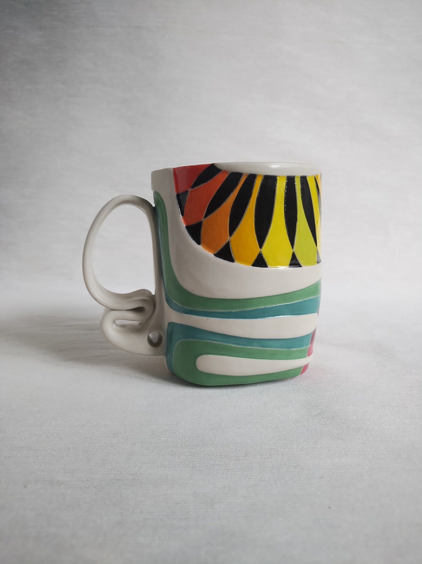 "Rainbow harlequin", fancy butt mug, 16 oz