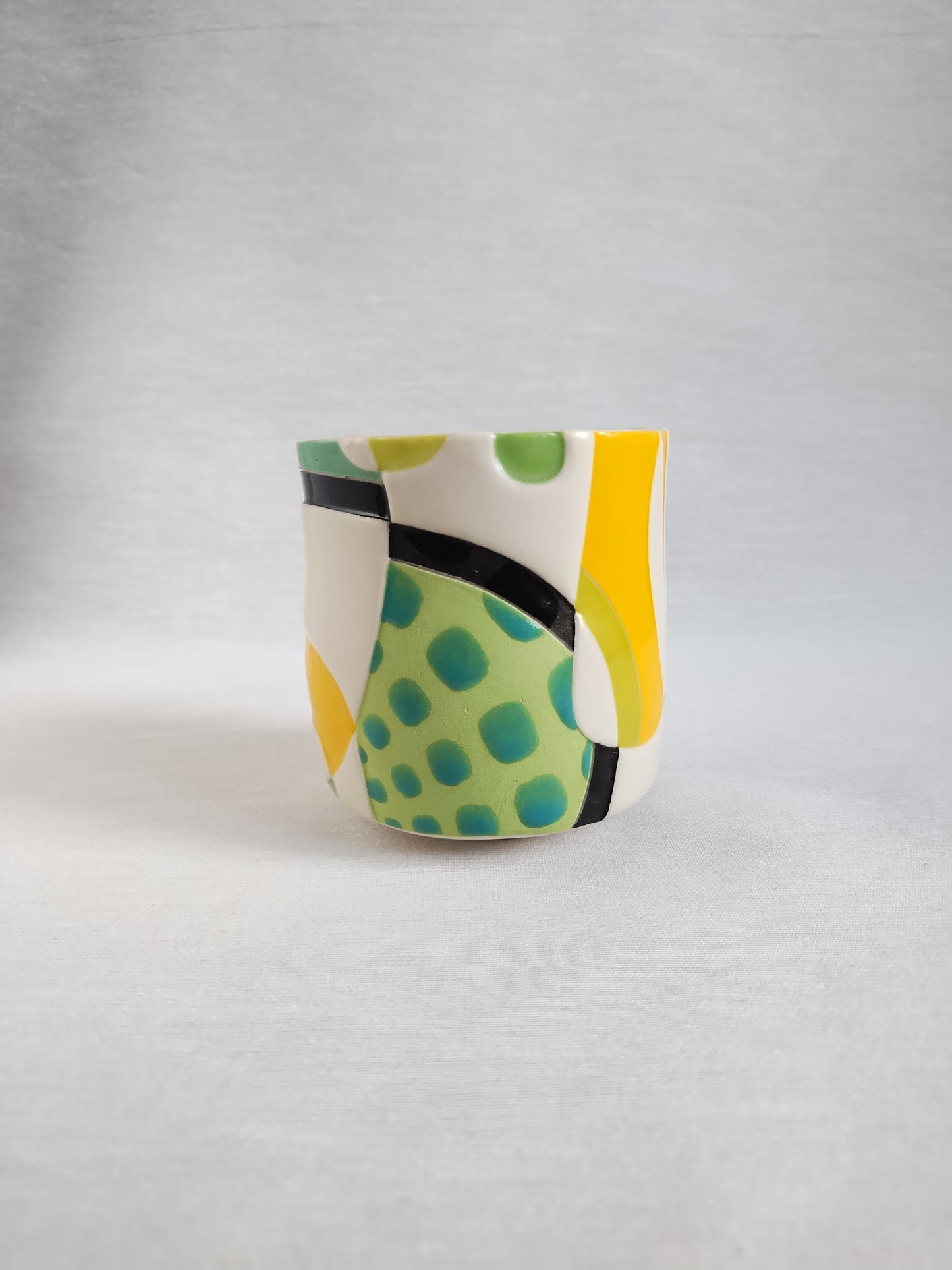 "5D chess: Analagous Signals" yunomi (tea cup), 10 oz
